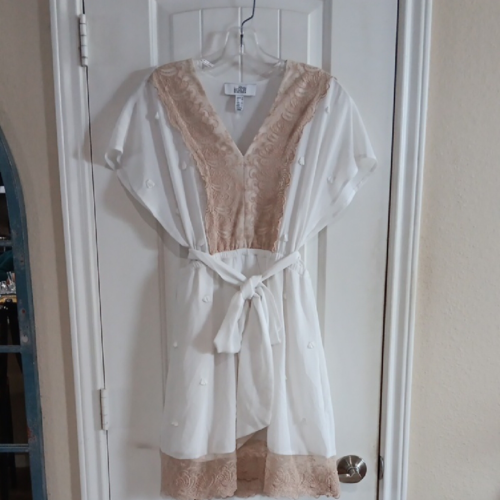 Belle Badgley Mischka White Mini w Beige Crochet Lace Insets @ Yoje & Hem